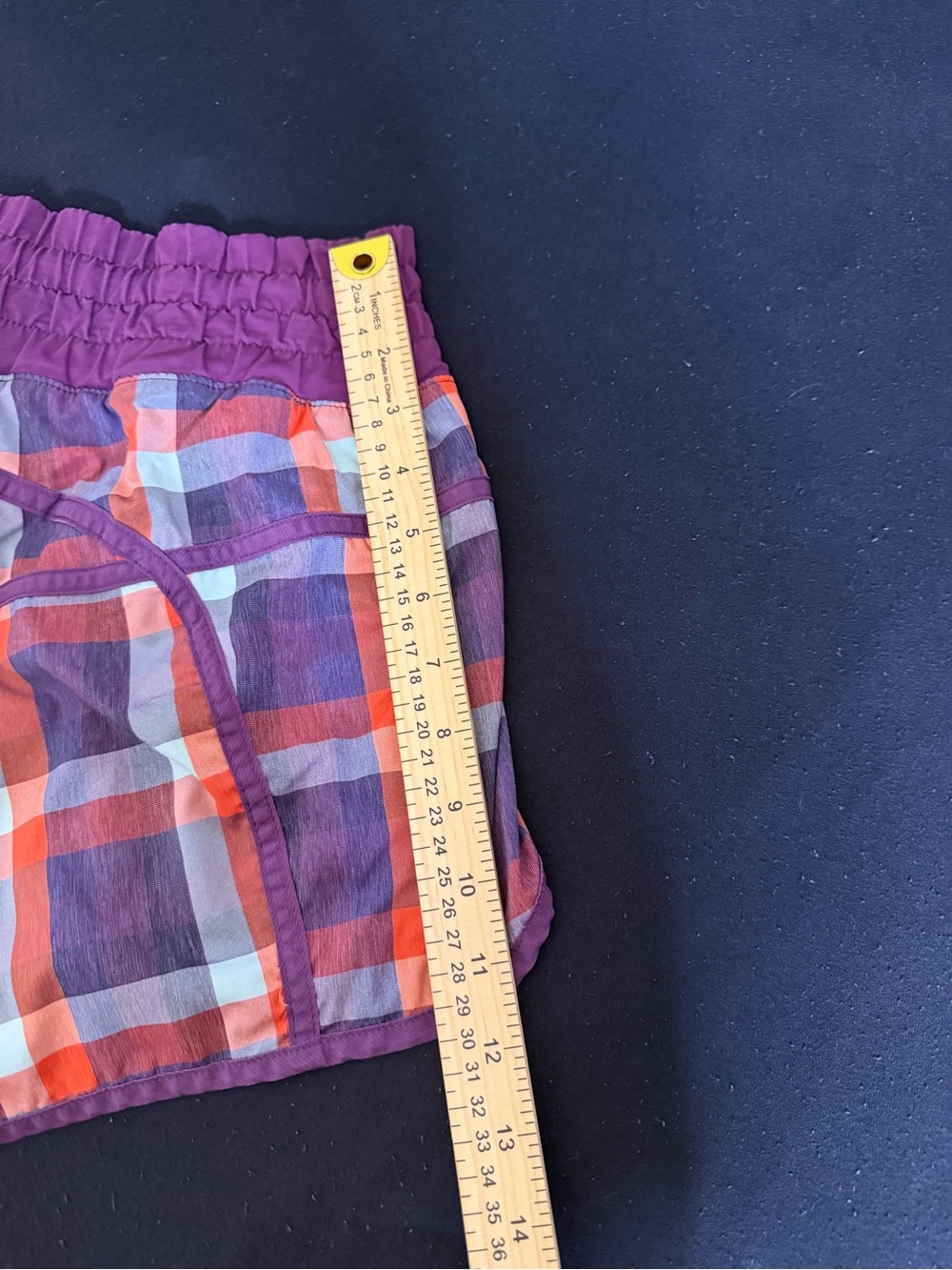 Lululemon Tracker Short Heathered Berry Yum Check Purple Plaid Running Size 8 - Picture 6 of 7